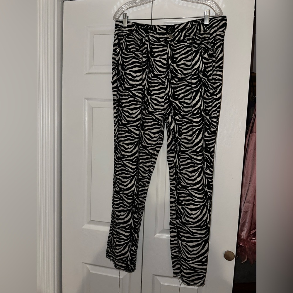 URBAN OUTFITTERS BDG ZEBRA JEAN